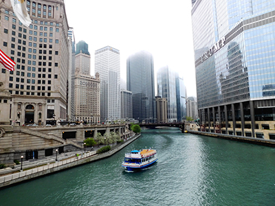 Cruise on the Chicago river