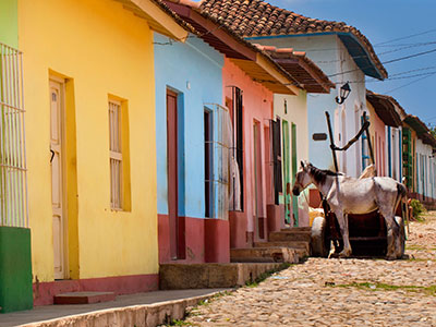 Rangée de maisons colorées à Trinidad à Cuba